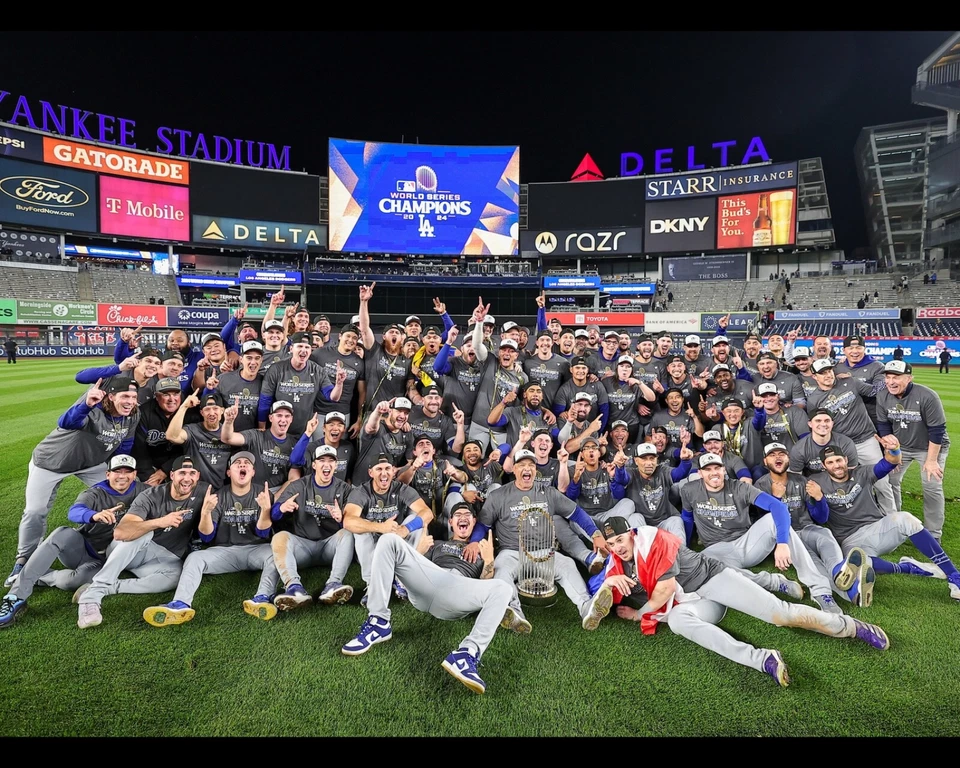2024 Los Angeles Dodgers 8x10 world series champions team photo - Image 1 of 1