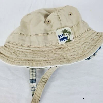 Chapéu balde xadrez de algodão bege infantil tamanho 6-12M alça de queixo - Imagem 1 de 3