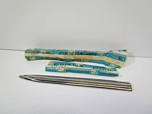 NOS GM 1970-72 OLDSMOBILE FRONT FENDER MOLDING LOWER REAR w/HARDWARE #230951 - Bild 1 von 5