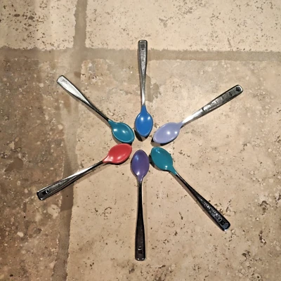 5 cucharas vintage años 80 el primer año acero inoxidable niño 5,25' cabezas de colores Foto 1 de 4