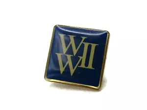 Prendedor con letras de la Segunda Guerra Mundial tono azul y dorado - Imagen 1 de 4