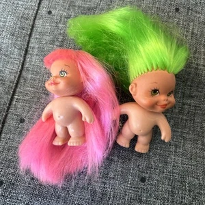 Bambola vintage Hasbro Flutter Byes Pixie in miniatura 1973 capelli verdi - Foto 1 di 6