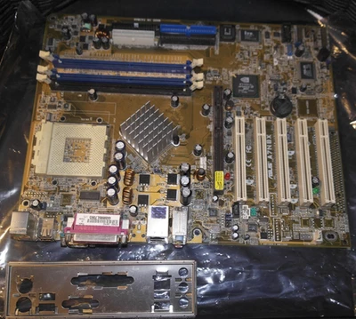 Asus A7N8X 2.00 Socket 462/A Motherboard w. IO shield AGP PRO PCI IDE nForce 2 - Image 1 of 4