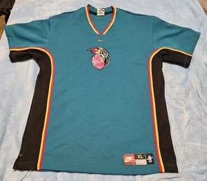 Camisa de Tiro Nike Detroit Pistons Juvenil Talla XL 18-20 NBA De Colección Auténtica  - Imagen 1 de 7