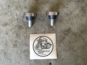 2005 - 2006 SUZUKI BOULEVARD S40 / LS650 SAVAGE HANDLEBAR GRIP RUBBER PLUGS - Picture 1 of 4