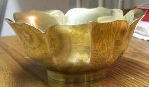 CUENCO DE LATÓN SÓLIDO DECORATIVO REDONDO DE 5" DE COLECCIÓN HECHO EN LA INDIA - Imagen 1 de 4