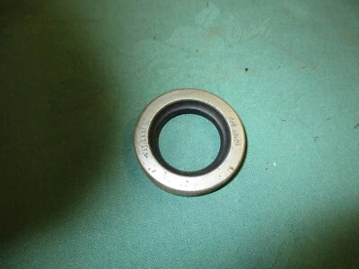 Уплотнение вала нагнетателя Studebaker 1542937 новое из старых запасов - Изображение 1 из 2