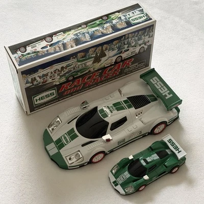 Coche de carreras y corredor Hess 2009 con caja Foto 1 de 4