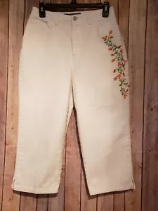 Pantalones Capris Gloria Vanderbilt Floral Bordado Blanco Denim Talla 8 Cintura 27" - Imagen 1 de 7