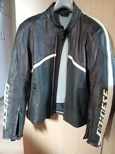 Giacca Dainese modello Lucky tg. 52 pelle uomo usata perfetta - Foto 1 di 15