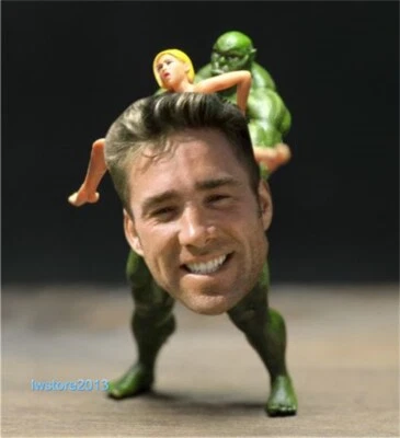 1/64 Scene Props Green Man Girl Miniatures Figures Model For Cars Vehicles Toys - Image 1 of 4