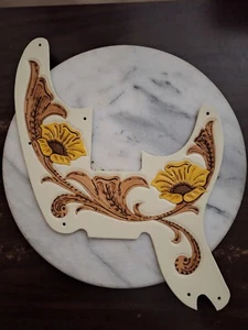 Golpeador de cuero para bajo Squire Classic Vibe años 50 P  - Imagen 1 de 3