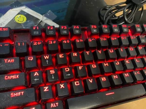 REDRAGON - Teclado mecánico CLICK para juegos Kumara K552-1 RGB con cable TKL - PROBADO - Imagen 1 de 7