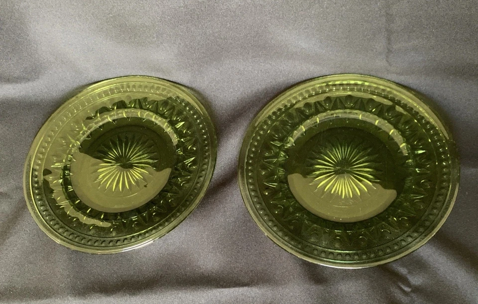 "Juego de 2 platos MCM vintage de vidrio de aguacate verde Colony Park Lane de 8,5""" Foto 1 de 4