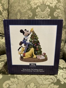 Disney Showcase Collection Bring Home The Holiday Cheer Pluto Chip N Dale - Imagen 1 de 10