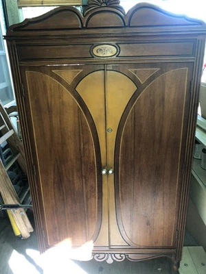 Vintage 1930/40s Art Deco Gun Cabinet (not a safe) - Image 1 of 4