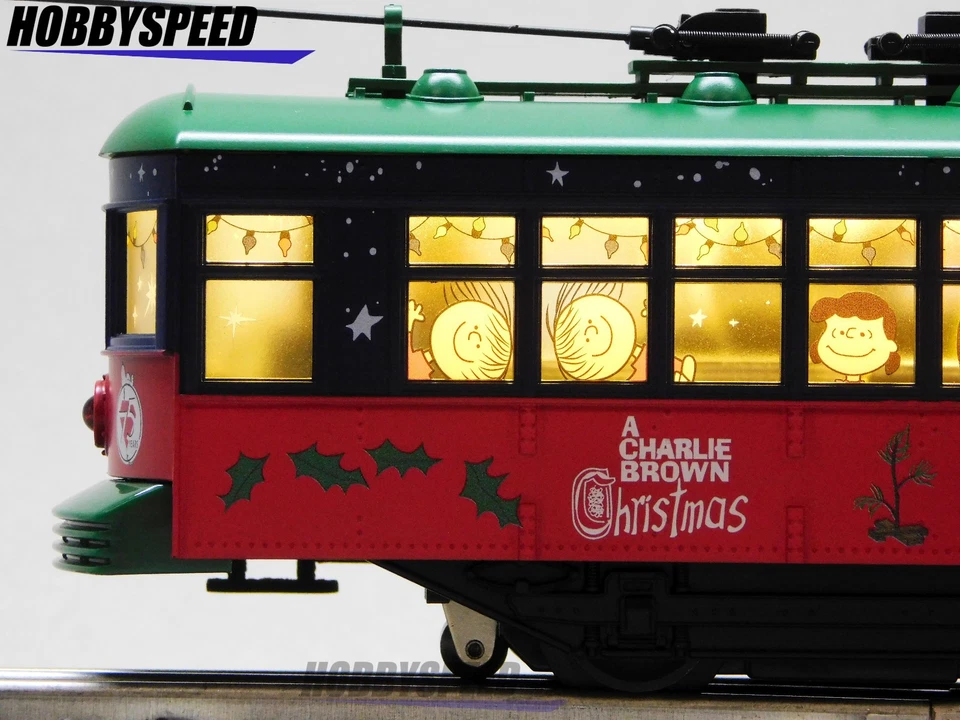Lionel 2535170 Peanuts Charlie Brown Christmas Trolley Car O Gauge Toy Train