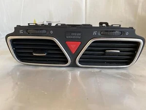 2009 VOLKSWAGEN EOS Dash Dual AC Air Conditioner Heater Vents with Hazard Switch - Picture 1 of 12