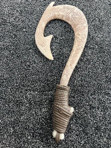 Disney Moana Maui’s Magical Fish Hook Lights Sounds Sword Jakks Pacific Toy 20" Cover