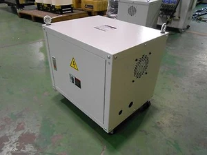 F4030K-014 Autotransformator 3PH 30kVA 60Hz Input&Output: 230/400/440/460V - Bild 1 von 3