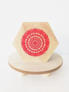 BoConcept Holzkiste mit Druck Geo Mandala Design orange rot Sechseck Schmuckset Neu im Karton - Bild 1 von 7