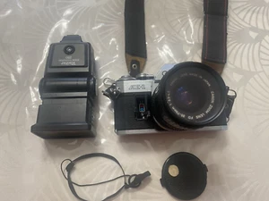 CANON AE1 CAMERA WITH ZOOM LENS FD 35-70MM f/3.5-4.5 MADE IN JAPAN - Picture 1 of 12