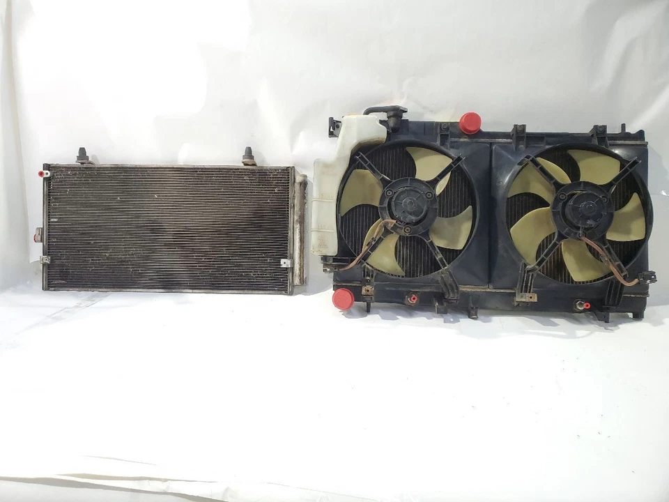 Subaru Outback Legacy 2005 radiadores OEM con ventiladores y condensador  Foto 1 de 4