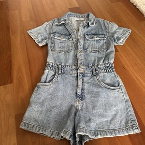 ZARA Jeans Onesie Einteiler Gr.152 Top Zustand Druckknöpfe ! Sehr Bequem ! - Bild 1 von 3