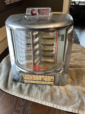 Caja de pared Wurlitzer 24Select. 1946-1950. Foto 1 de 4