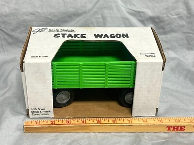 Deutz Allis STAKE WAGON 1:16 Scale Models NIB Dyersville AGCO - Image 1 of 4