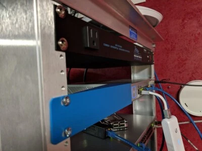 Ubiquiti UniFi Switch POE 8 150W - Server Rack Mount -  (US-8-150W) - Image 1 of 3