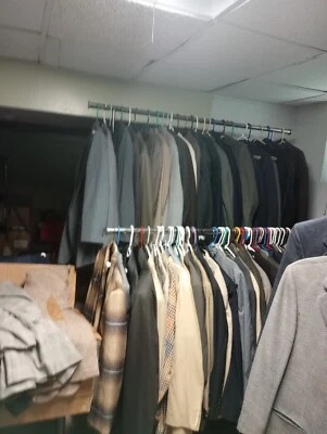 LOT OF  25 - 50 MEN'S SPORTS JACKET BLAZERS, $10 EACH WITH FREE RETURN - Image 1 of 4