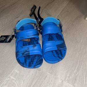 Rugged Shark Kids Sandals - Picture 1 of 4
