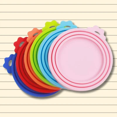 Paquete de 6 cubiertas universales para latas de comida para mascotas seguras/tapas de silicona para latas de comida para perros y gatos Foto 1 de 4