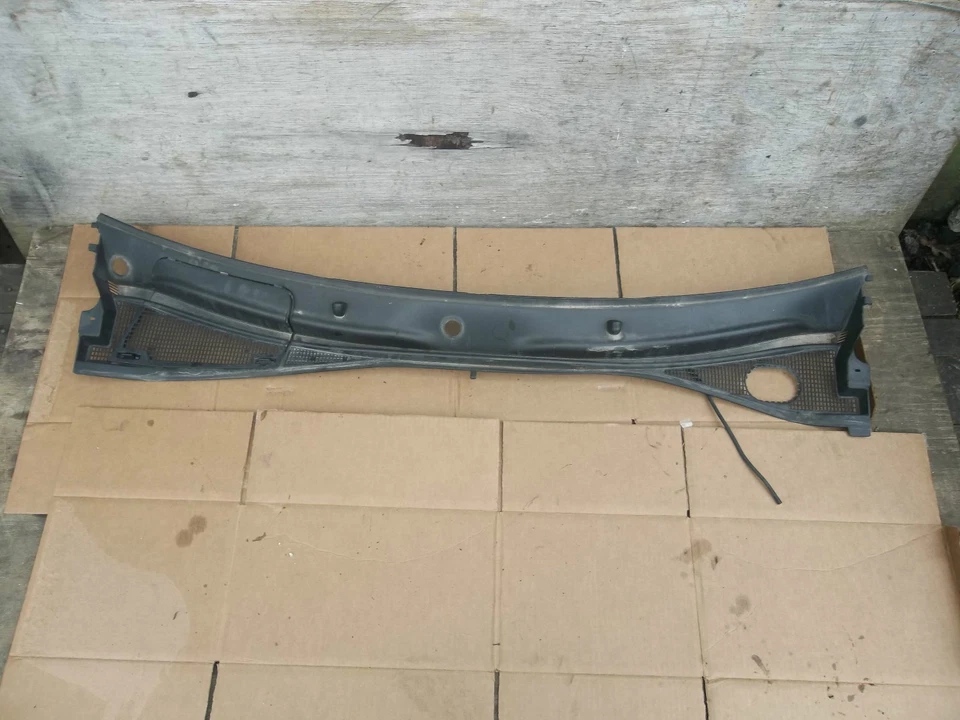 RENAULT KANGOO 2004-2007 WINDSCREEN SCUTTLE PANEL - Image 1 of 1