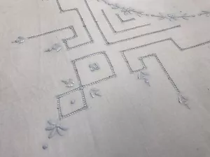 Table Topper w/ Pale Blue Embroidery & Drawn Thread Work 30x30; Vintage (RF651) - Picture 1 of 8