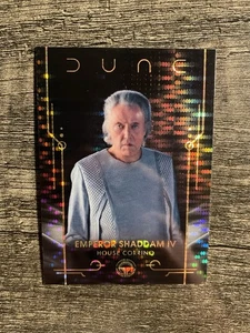 2024 Topps Dune Chrome Emperor Shaddam IV Arrakis Beige Pulsar Refractor #20 - Bild 1 von 2