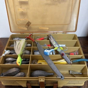 De colección CAJA DE APAREJOS DE PESCA Pesas Señuelos Plano Magnum Estuche Dbl Lado Agua Salada Plantilla - Imagen 1 de 23