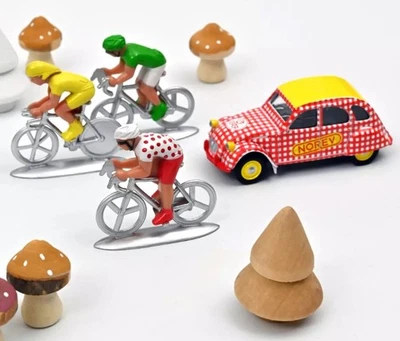 ,NOREV, CITROEN 2CV con 3 Ciclistas, 1/54, NOREV318993 - Imagen 1 de 3