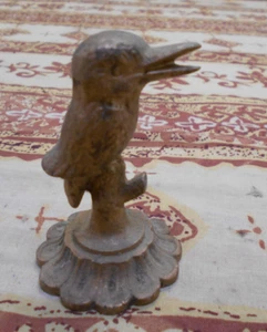 #D364. KINGFISHER BIRD PAPERWEIGHT - GOLD PAINTED BRASS - Picture 1 of 4