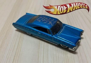 Hot Wheels 65 Pontiac Bonneville - Picture 1 of 9