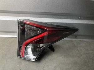Tail Light For 2016-2018 Toyota Prius Passenger Side Outer - Foto 1 di 6