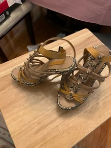 BCBG High Heels Open Toe Shoes Size 6M MA-VEGA $227.00 - Picture 1 of 7