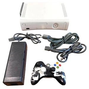 Microsoft Xbox 360 White Console 60GB HDD + Limited Edition Wireless Dragon Cont - Picture 1 of 13