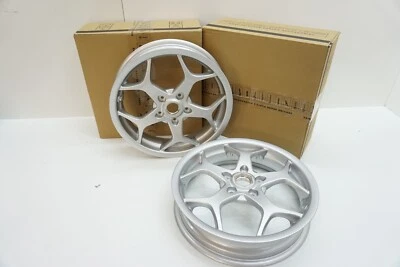 2 X Vespa Gt GTS Gtv mp3 125 200 250 300 Ruota Anteriore Post. Entrambi Paio - Image 1 of 4