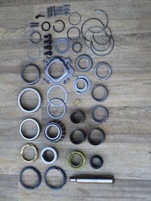 LOTE DE PIEZAS PEQUEÑAS TRANSMISIÓN MUSTANG T-5 87-93 FABRICANTE ORIGINAL FÁBRICA 1990GT Foto 1 de 4