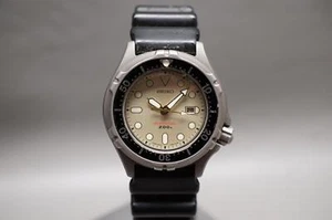 Vintage 1987 Seiko 2A22-0310 Cream Dial Titanium Professional 200M Quartz Watch - Picture 1 of 15