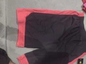 GUANTE CORPORAL~PANTALONES CORTOS TRANSPIRABLES DE SECADO RÁPIDO Negro Rojo Blanco~Niños Medianos (10/12)~NUEVO CON ETIQUETAS - Imagen 1 de 4