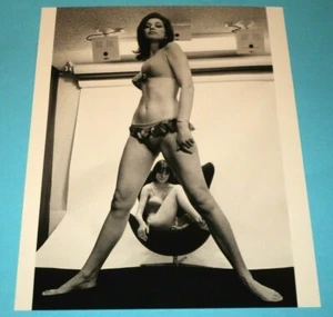 VALERIE LEON / 8 x 10 B&W PHOTO - Picture 1 of 1