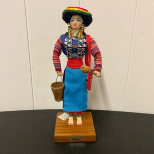 Vintage handgefertigte peruanische mexikanische bunte 9" Figur mit Ständer - Bild 1 von 13